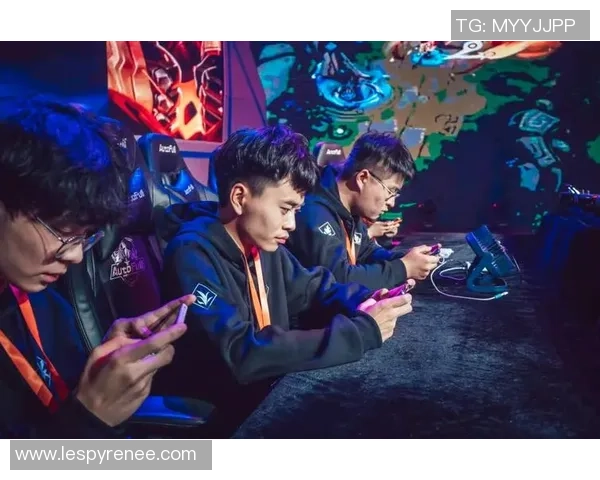 德玛西亚杯激战再燃 LPL战队争锋荣耀再度开启 电竞英雄齐聚角逐巅峰